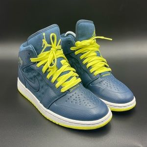 Air Jordan 1 Retro Mid TXT '97 SQUADRON BLUE Size 9 555071-445.